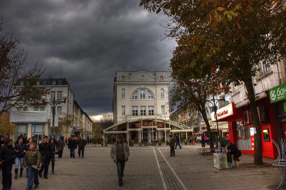 Getting There: Walking the Alley of Health vs. Driving in Blagoevgrad