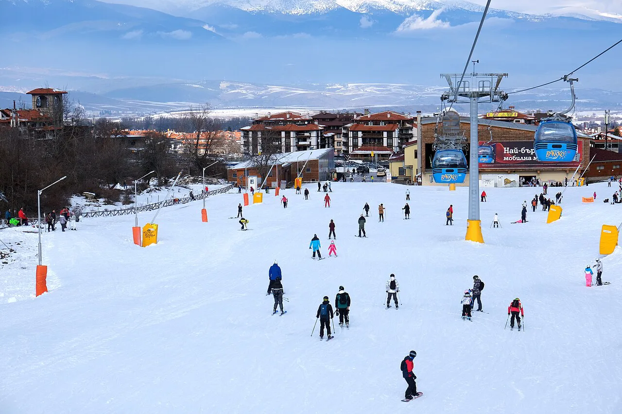 Bansko Ski Hire & Lessons: 2026/27 Booking and Logistics Guide