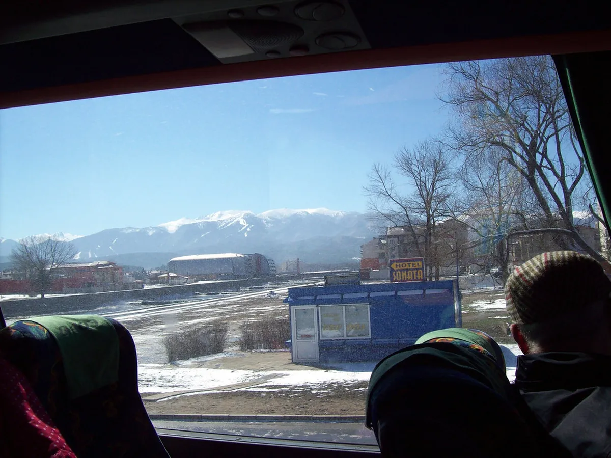 Borovets After Dark: Night Skiing and Après-Ski