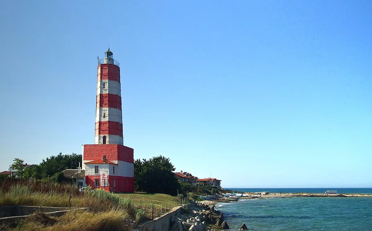 Red cliffs and fortress ruins at Cape Kaliakra near Dobrich, Bulgaria — 2