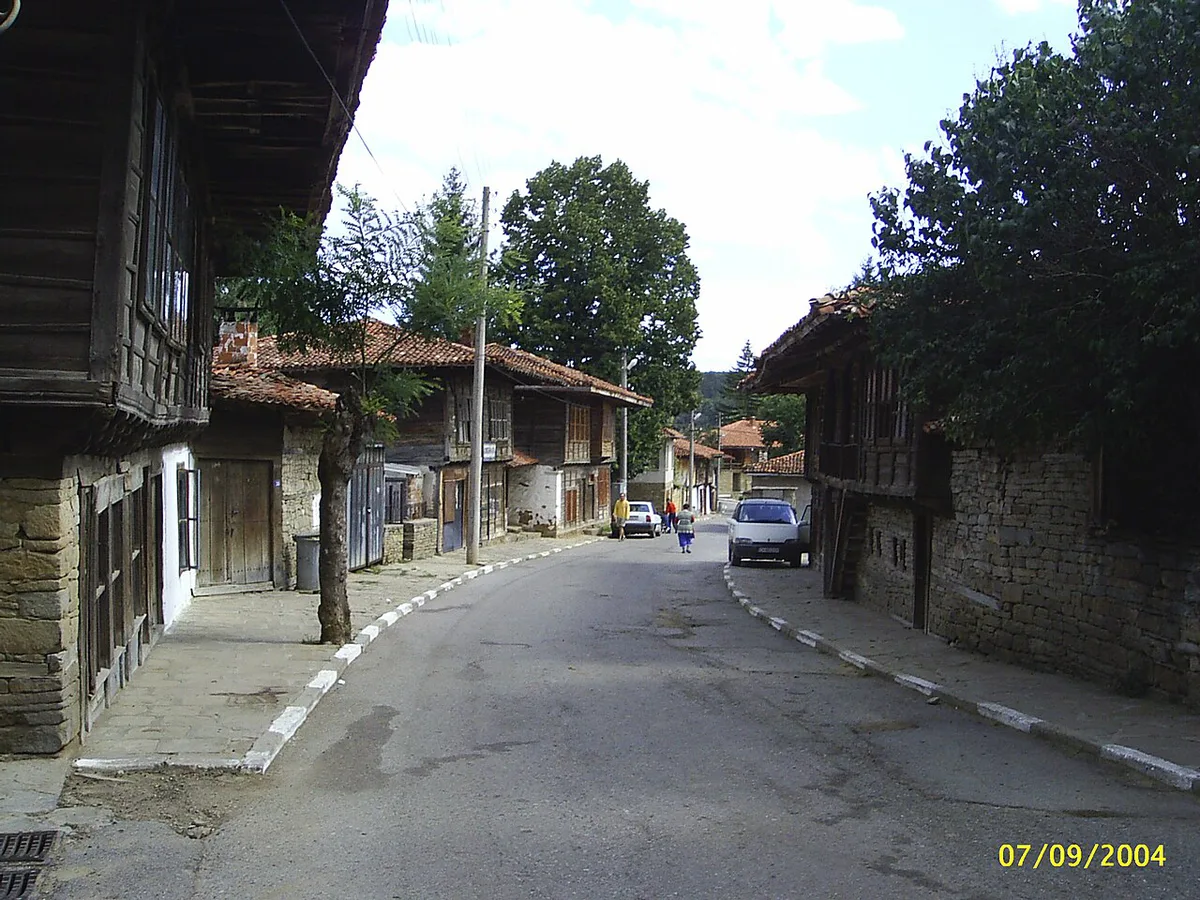 Gradets Main Street — 1