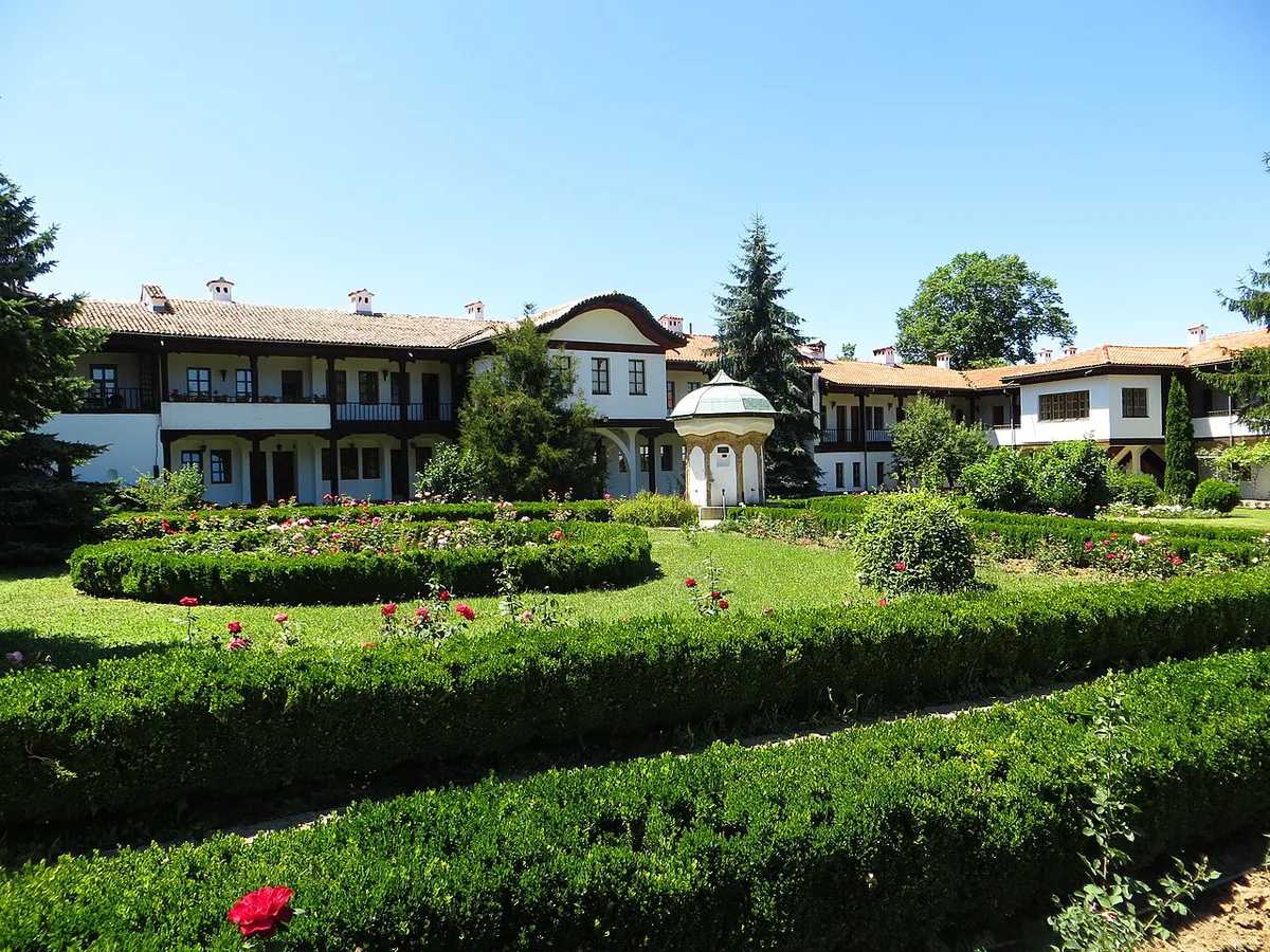 Sokolski Manastir Gabrovo 01 — 2