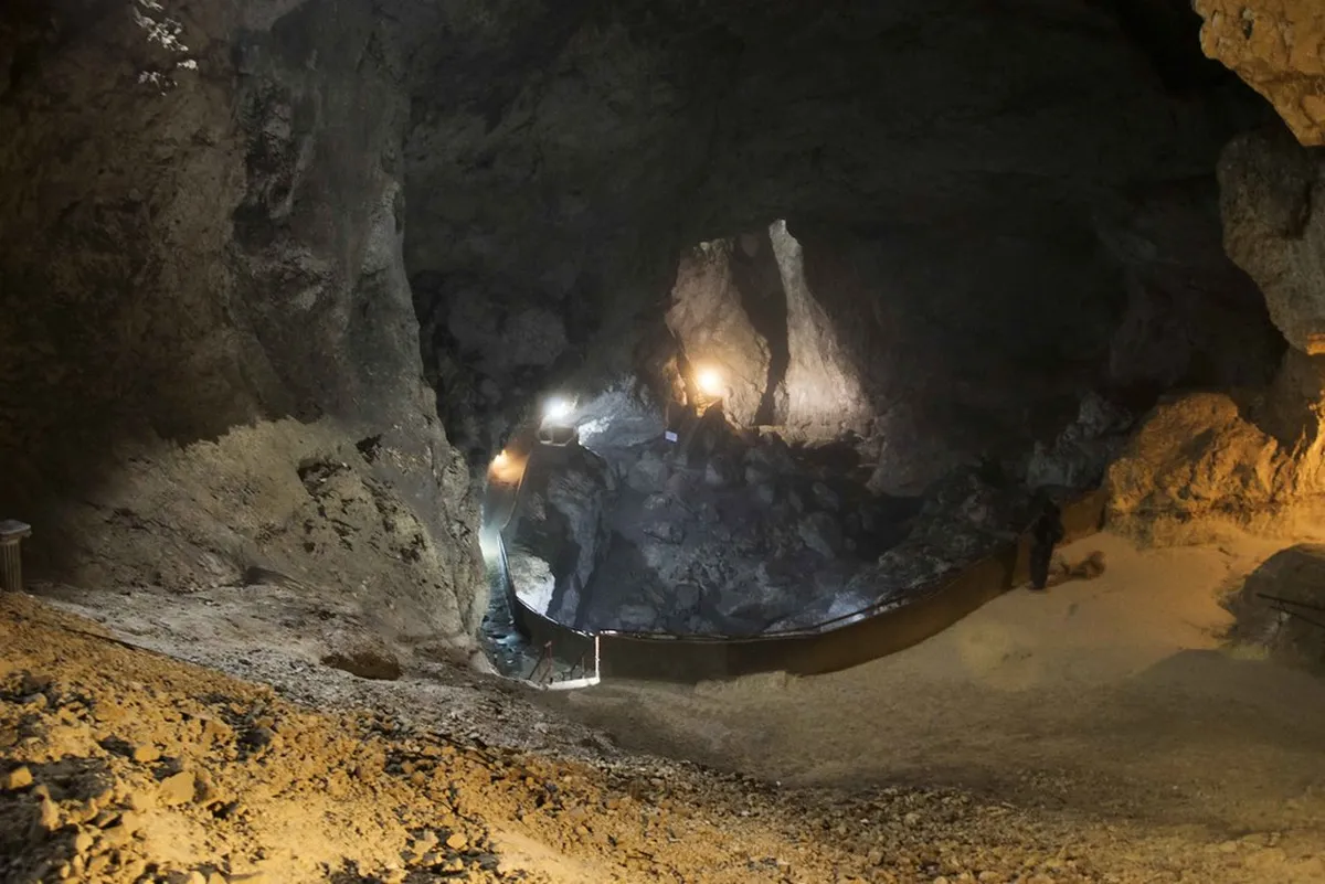 Devil's Throat Cave (Dyavolsko Garlo)