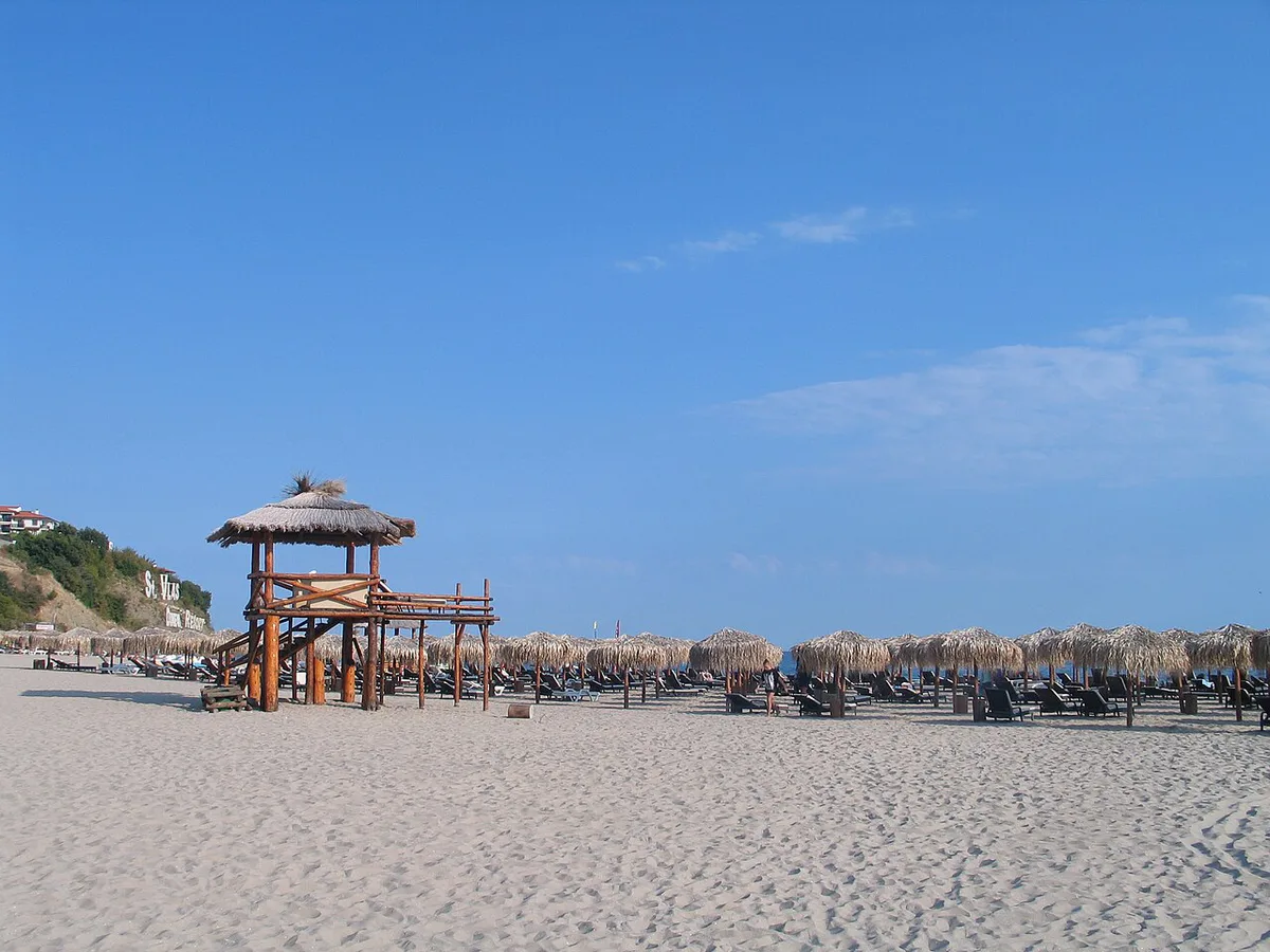 Sheltered sandy cove at Elenite beach, Bulgaria — 2