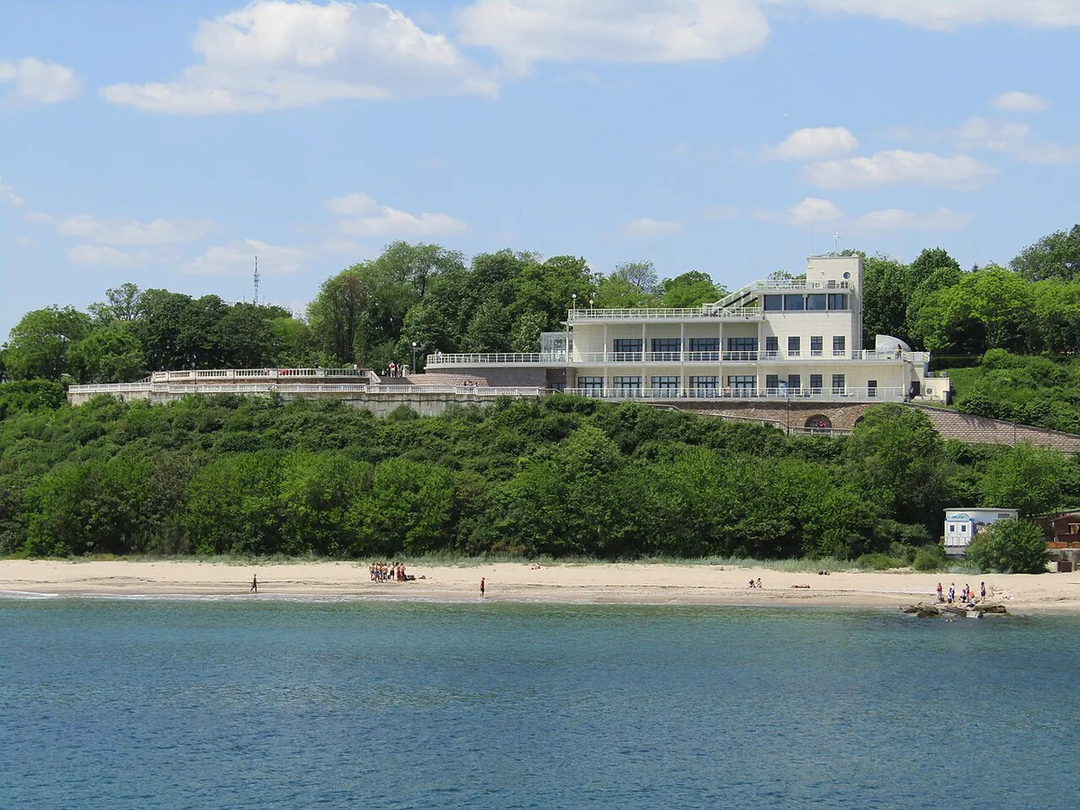 Sea Garden park and coastline in Burgas, Bulgaria — 1