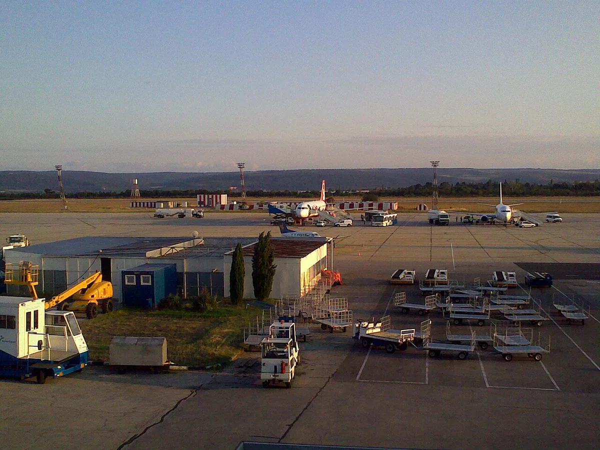 Varna Airport Rollfeld2 — 2
