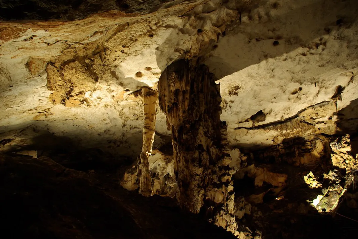 Rabisha cave Bulgaria — magura cave guide, Bulgaria