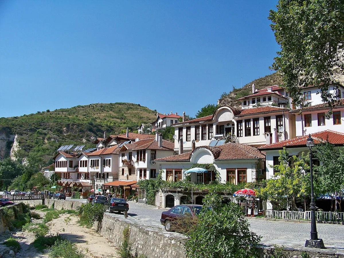 Melnik wine and tavern dining — 2