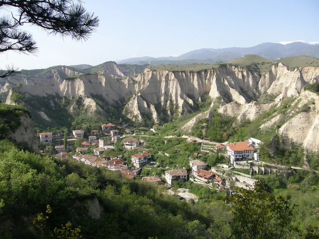 Melnik Sandstone Pyramids Travel Guide