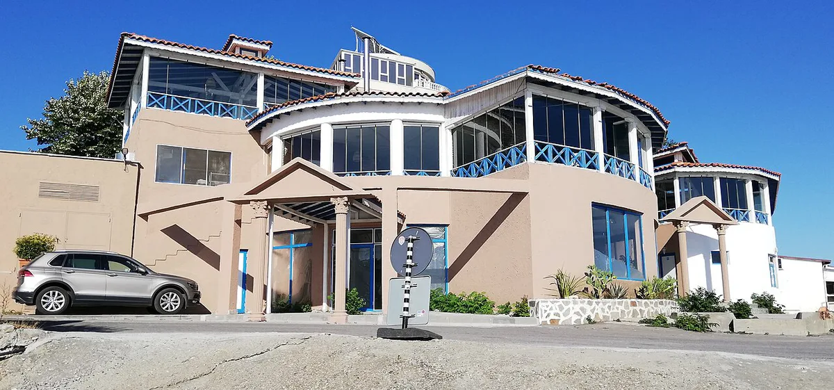 Harbourside dining in Pomorie, Bulgaria — 1