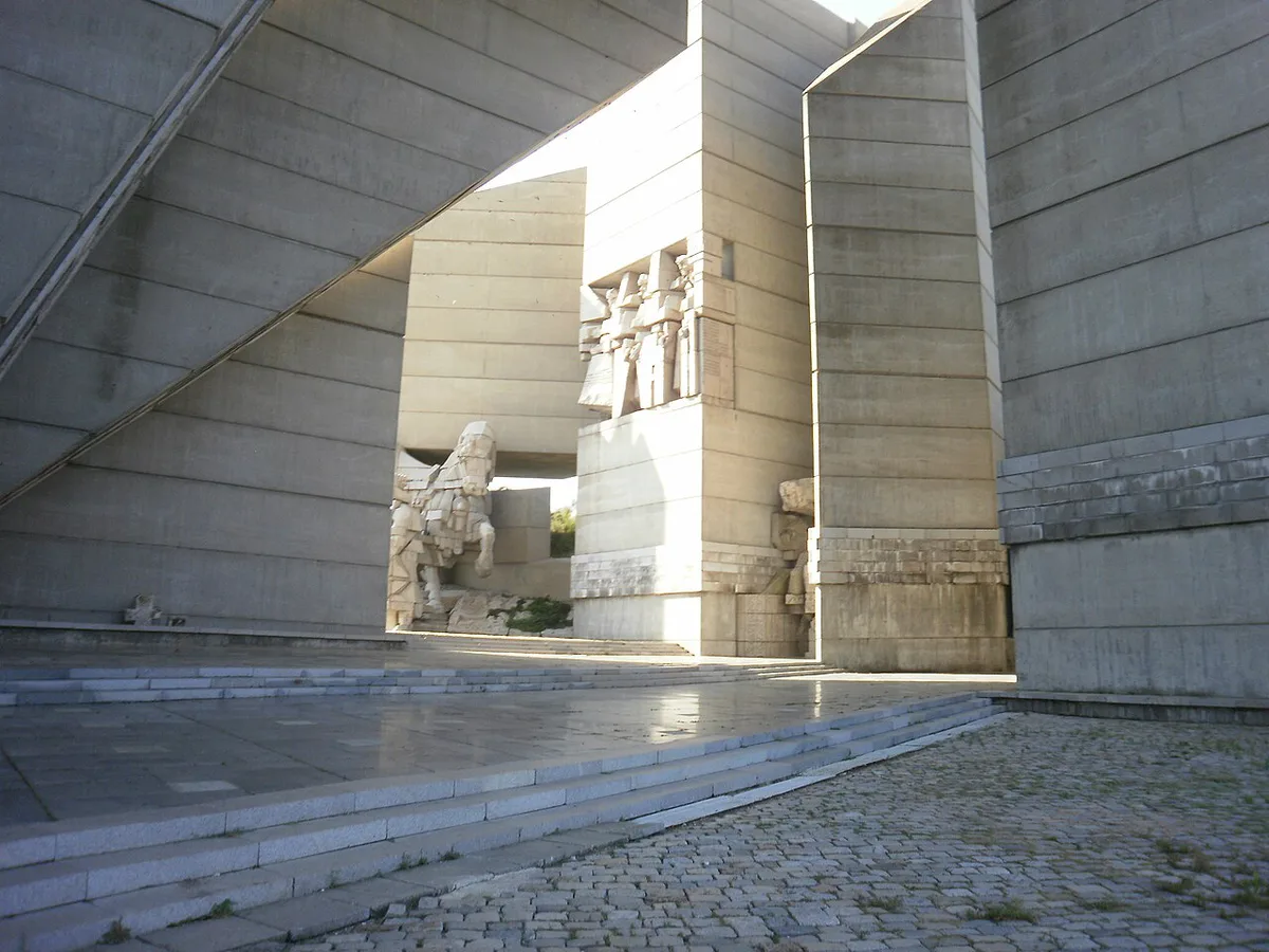 Monument to 1300 Years of Bulgaria 10 — 1