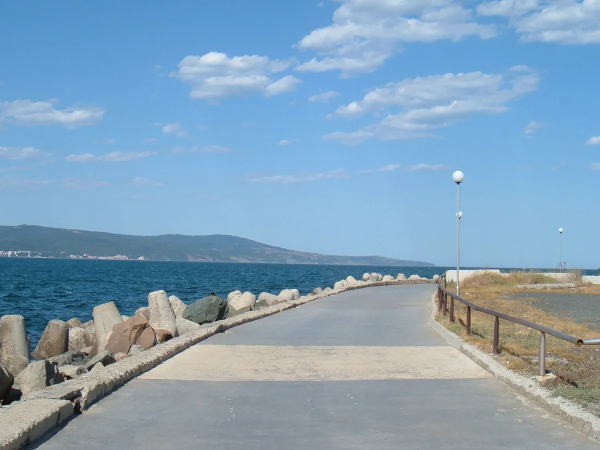 Hike the Golden Sands Nature Park