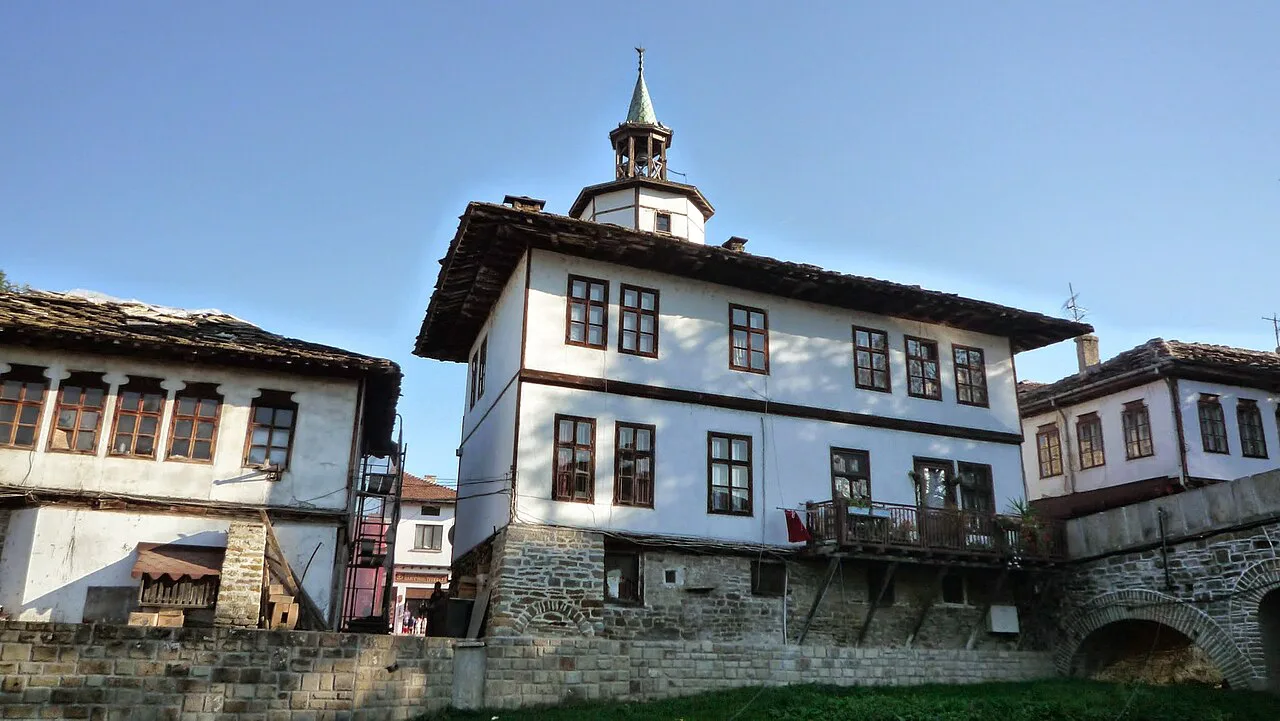 Tryavna Old Town and Woodcarving Guide (2026)