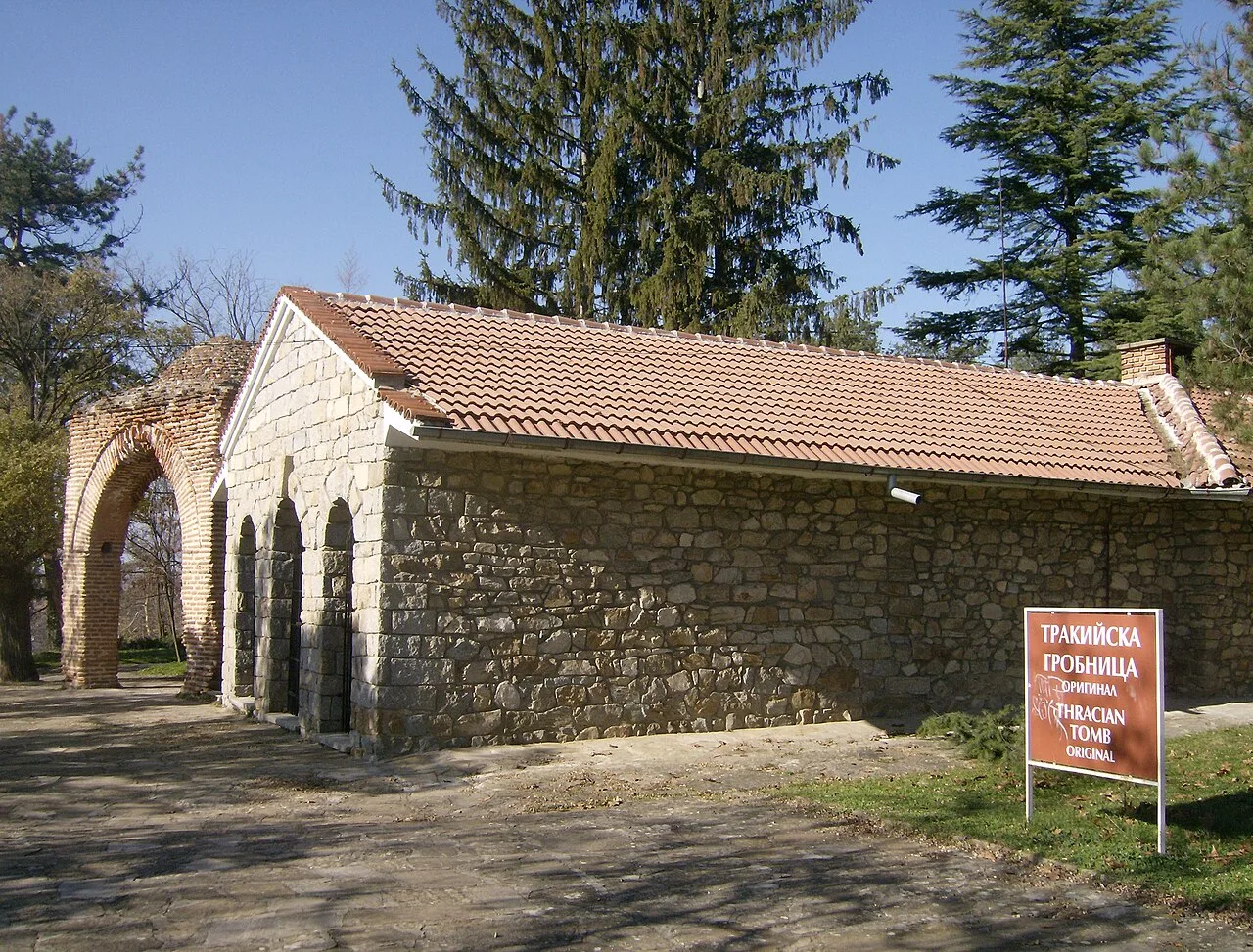 Thracian Tomb Of Kazanlak Travel Guide