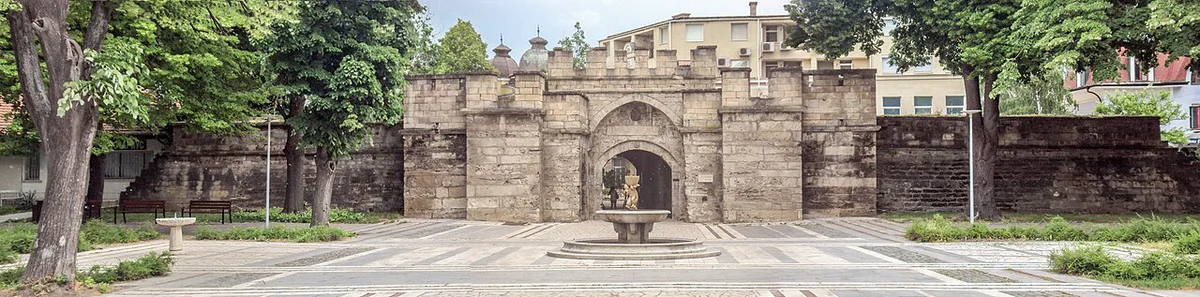 Ottoman-era Stambol Kapia gate in Vidin's old town, Bulgaria — 1