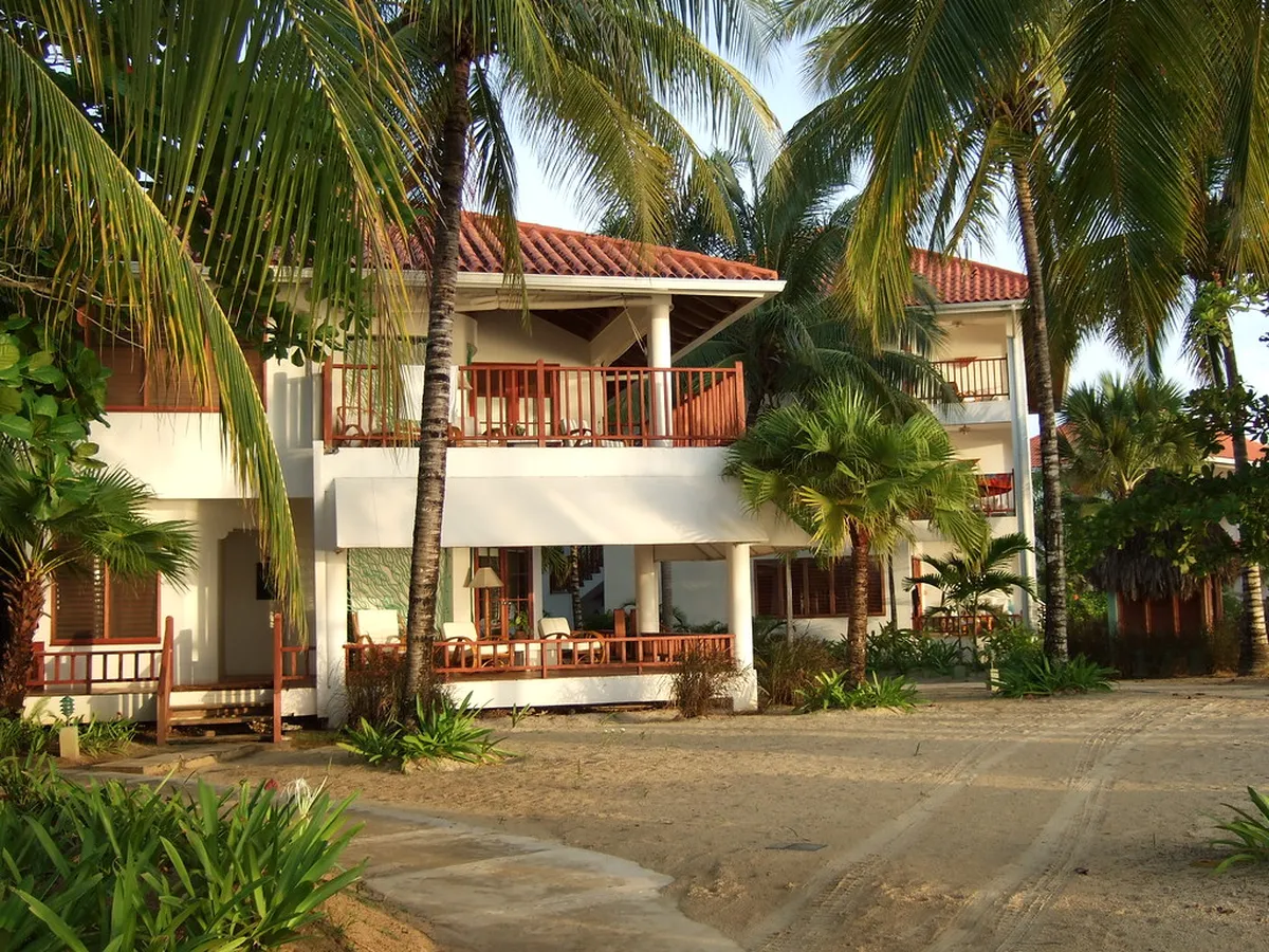 Booking Your Golden Sands Accommodation: Tips & Deals